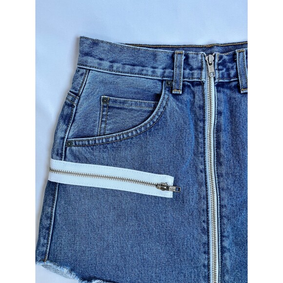 Carmar Y2K Rigid Denim Jean Zip Mini Skirt Size 27 90s Retro Grunge Medium Wash - Picture 2 of 9